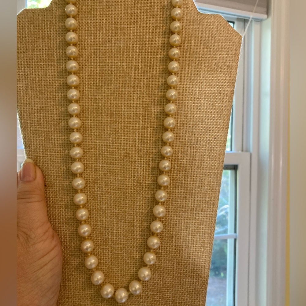 Hand Knotted Glass Pearls‎ Vintage Necklace with Fancy Push Clasp - Picture 2 of 6